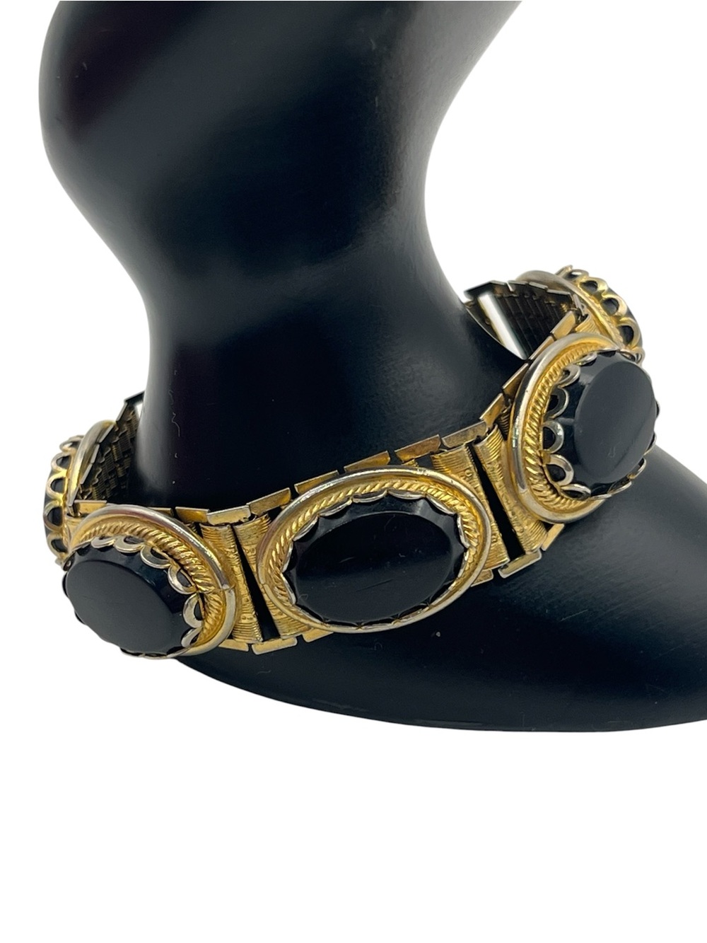 Etruscan Revival black oval cabochon ornate gold tne wide chain bracelet vintage